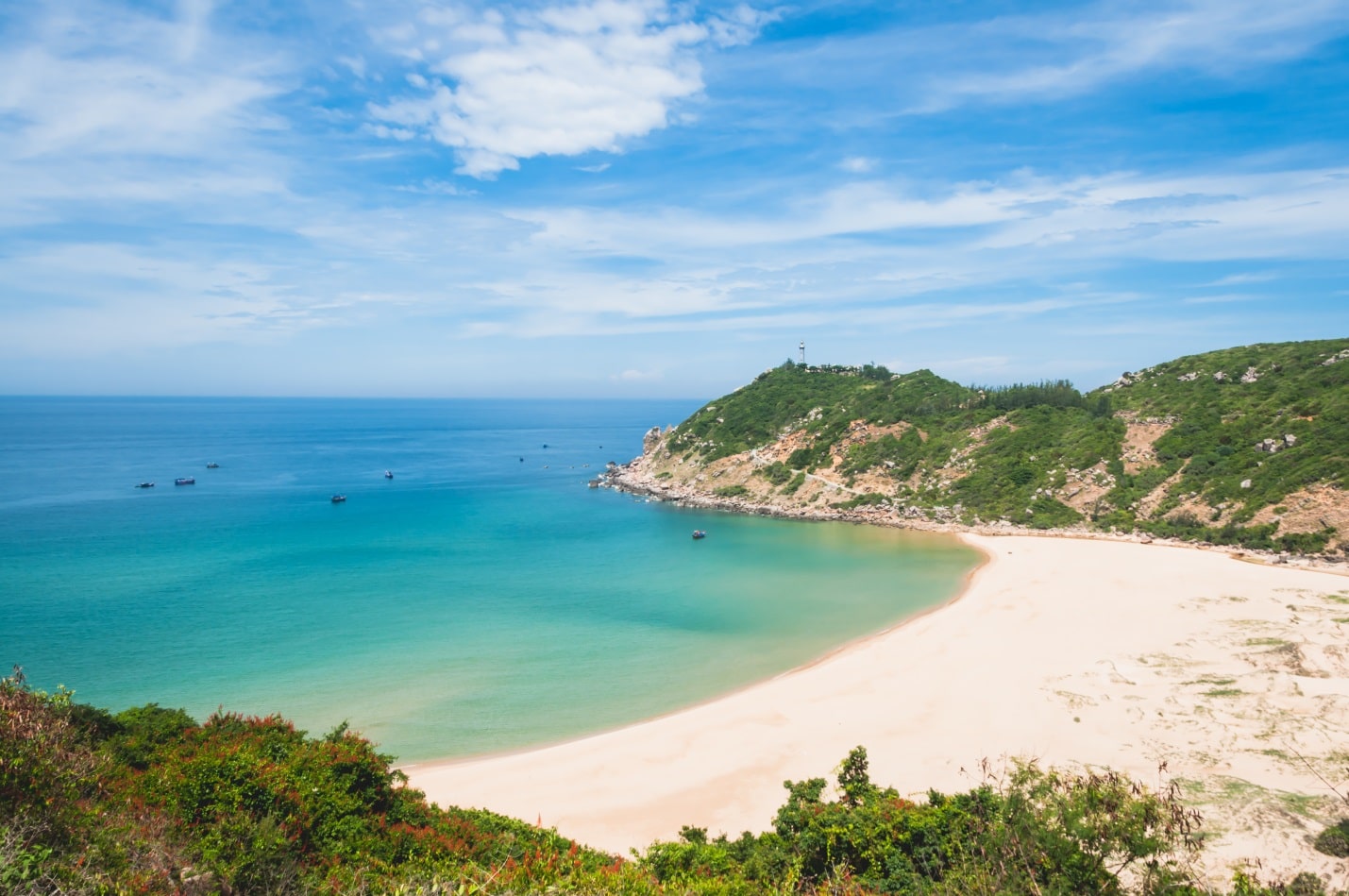 Những bãi biển đẹp Nha Trang