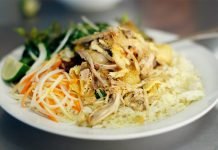 Quán cơm gà ngon Nha Trang