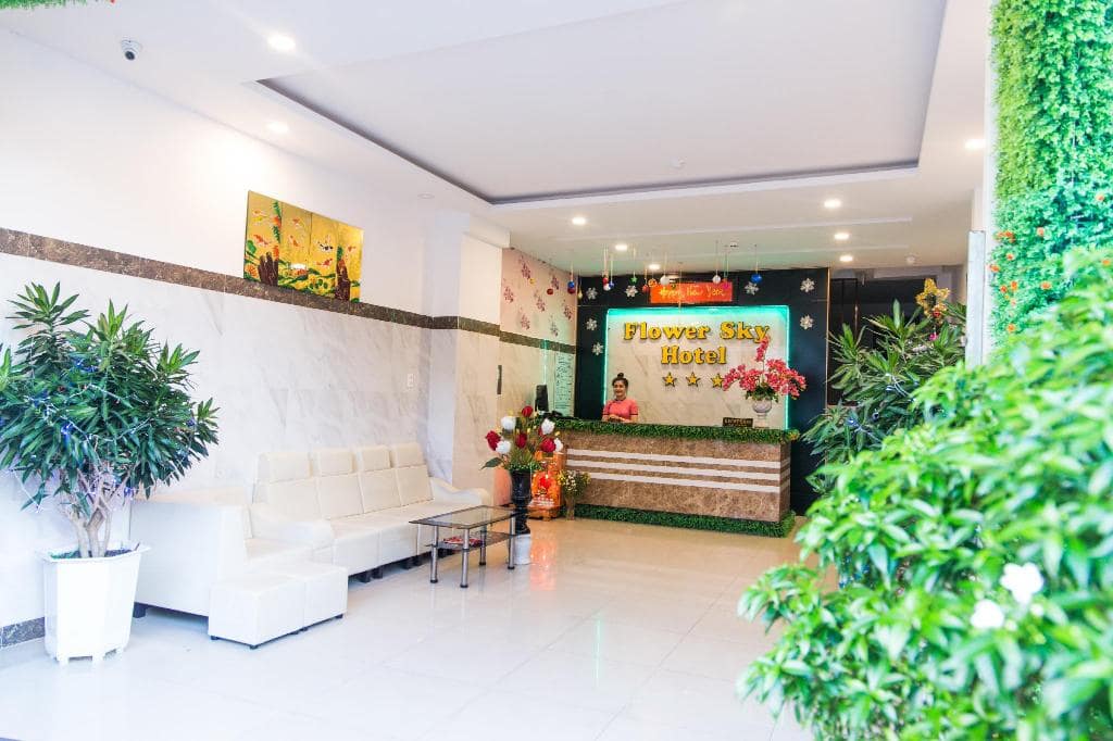 Khách Sạn Nha Trang Có Bãi Biển Riêng - Flower Sky Hotel Nha Trang