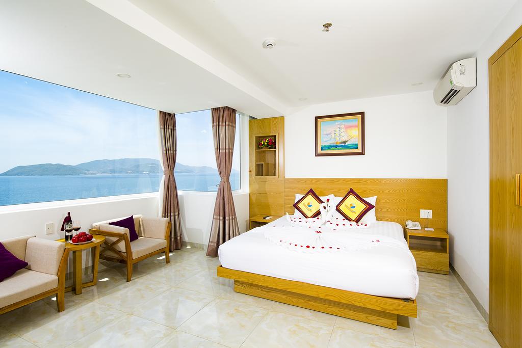 khách sạn 3 sao gần bãi biển nha trang-Majestic Hotel Nha Trang