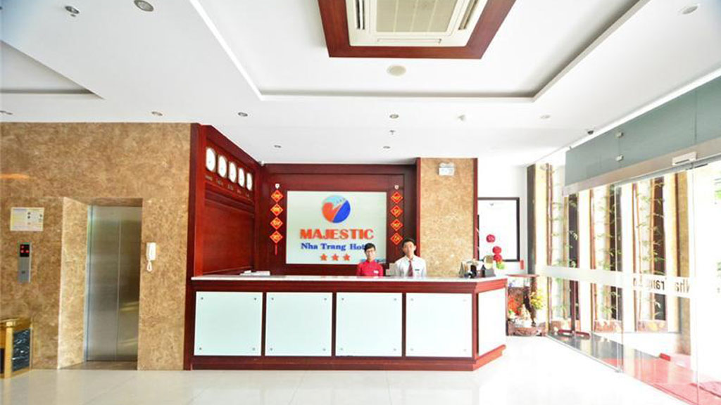 khách sạn 3 sao nha trang có hồ bơi-Majestic Hotel Nha Trang